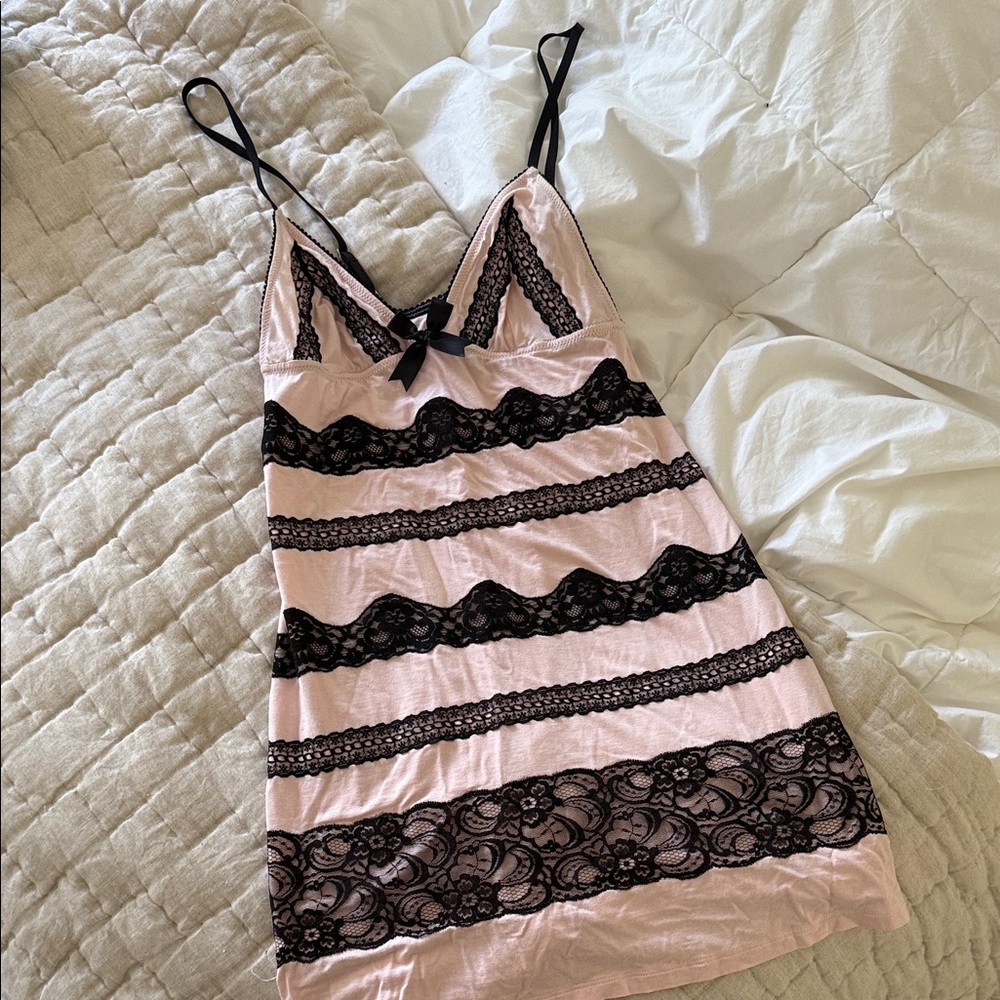 NWOT Victoria's Secret Pink and Black Lace Chemise